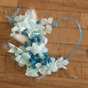 Cœur fleuri turquoise – Fleurs séchées et stabilisées